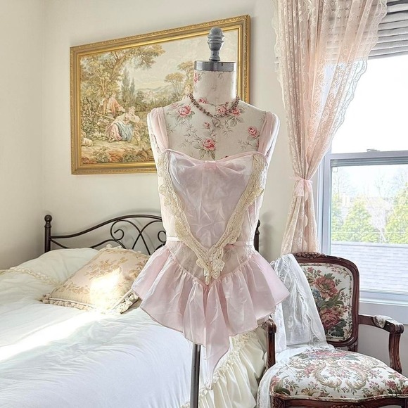 Other - pink lace teddy 70s Flora pink lace size small